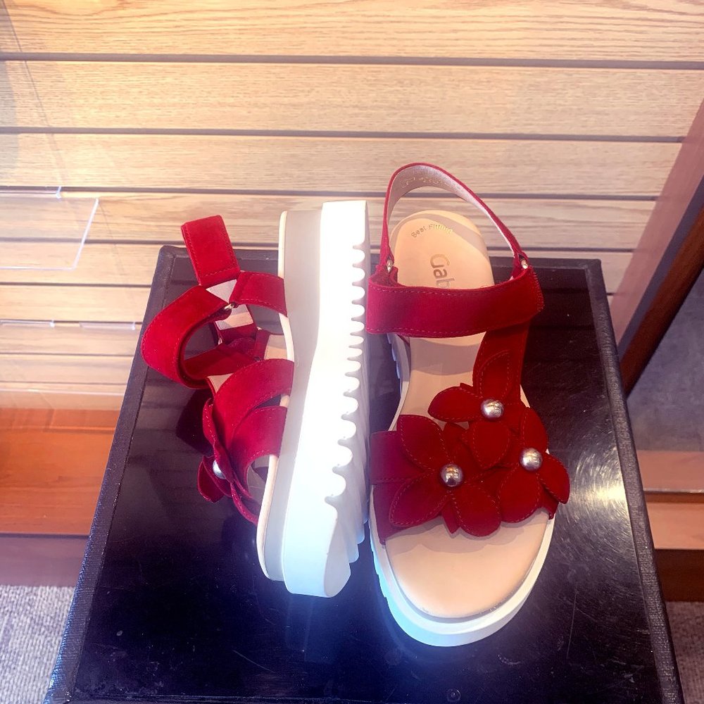 Platform sandals
